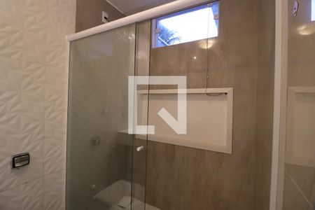 Banheiro do Quarto 1 de casa para alugar com 3 quartos, 360m² em Daniel Fonseca, Uberlândia