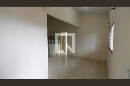 Sala de casa para alugar com 3 quartos, 80m² em Jardim Pero, Cabo Frio