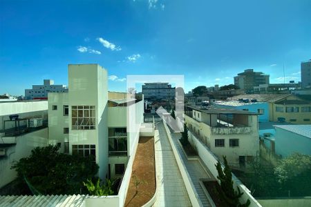 Vista Sala de apartamento à venda com 3 quartos, 85m² em Sagrada Família, Belo Horizonte