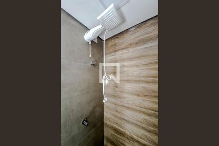 Banheiro de kitnet/studio para alugar com 1 quarto, 38m² em Vila Invernada, São Paulo