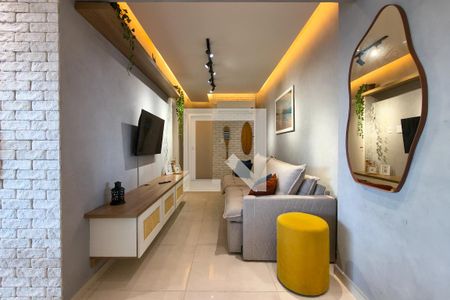 Sala de apartamento para alugar com 2 quartos, 83m² em Maracanã, Praia Grande