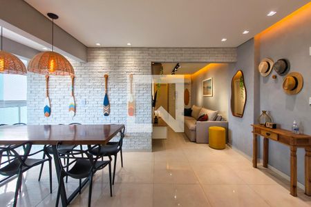 Sala de apartamento para alugar com 2 quartos, 83m² em Maracanã, Praia Grande