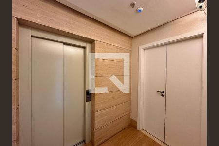 Hall Entrada - Elevador privativo de apartamento à venda com 4 quartos, 436m² em Barra da Tijuca, Rio de Janeiro