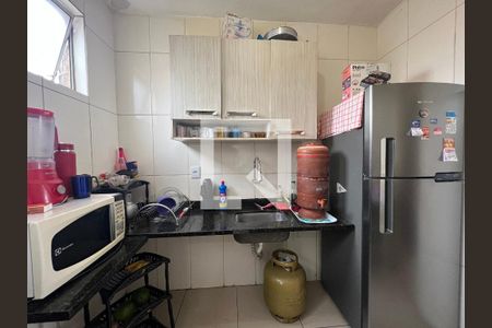 Cozinha de apartamento à venda com 3 quartos, 74m² em Califórnia, Belo Horizonte