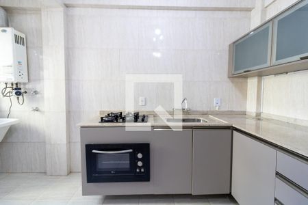 Cozinha e Área de Serviço de apartamento para alugar com 2 quartos, 104m² em Vila Assunção, Porto Alegre