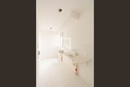 Cozinha/Área de serviço de apartamento à venda com 2 quartos, 48m² em Fátima, Canoas