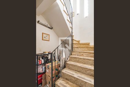 Escada de casa à venda com 2 quartos, 208m² em Vila Arapua, São Paulo