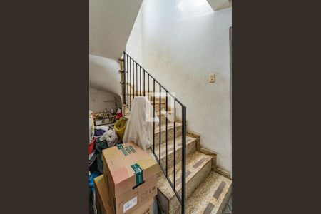 Escada de casa à venda com 2 quartos, 208m² em Vila Arapua, São Paulo