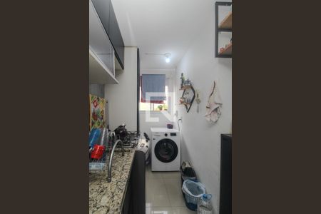 Cozinha area de serviço de apartamento para alugar com 2 quartos, 47m² em Cavalhada, Porto Alegre