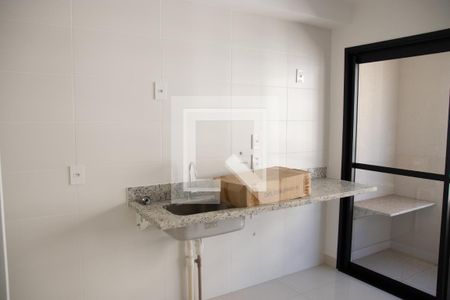 Cozinha e Área de Serviço de apartamento para alugar com 2 quartos, 64m² em Setor Crimeia Oeste, Goiânia