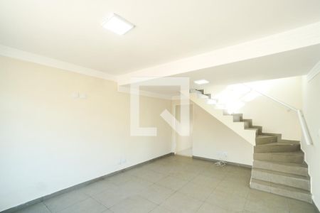 Sala de casa para alugar com 2 quartos, 135m² em Vila Carrão, São Paulo