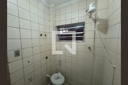 Banheiro de apartamento para alugar com 1 quarto, 29m² em Centro, São Vicente