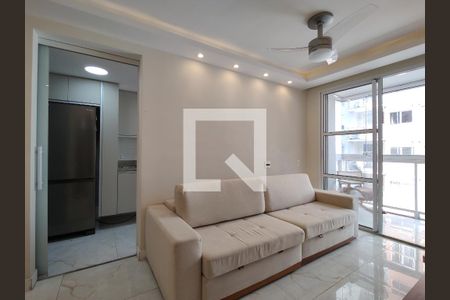 Sala de apartamento para alugar com 3 quartos, 70m² em Gardênia Azul, Rio de Janeiro