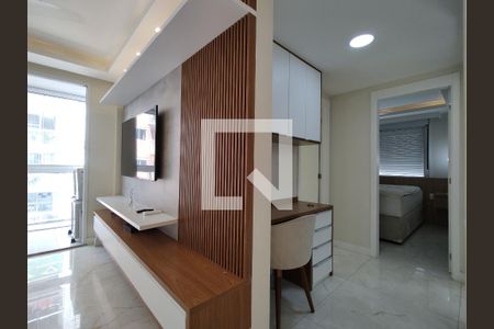 Sala de apartamento para alugar com 3 quartos, 70m² em Gardênia Azul, Rio de Janeiro