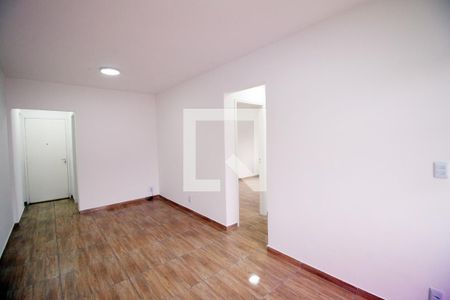 Sala de apartamento à venda com 2 quartos, 56m² em Vaz Lobo, Rio de Janeiro
