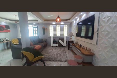 Casa para alugar com 5 quartos, 250m² em Jardim Primeiro de Maio (chacara Fazendinha), Osasco