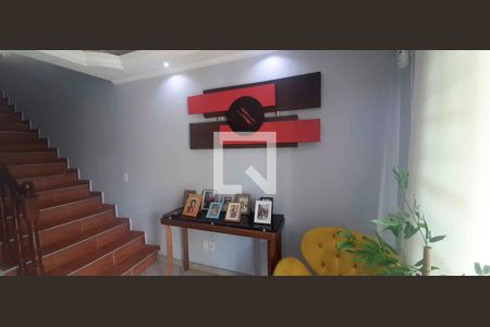 Casa para alugar com 5 quartos, 250m² em Jardim Primeiro de Maio (chacara Fazendinha), Osasco