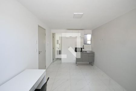 Sala/Quarto de kitnet/studio para alugar com 1 quarto, 20m² em Ferreira, São Paulo