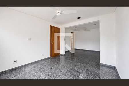 Sala de casa para alugar com 4 quartos, 486m² em Partenon, Porto Alegre