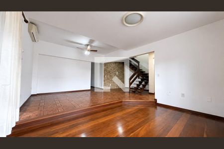 Sala de casa para alugar com 4 quartos, 486m² em Partenon, Porto Alegre