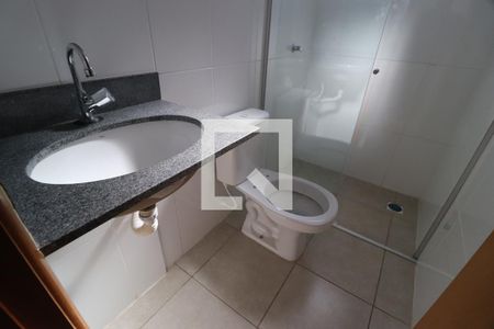 Banheiro Social de apartamento para alugar com 2 quartos, 56m² em Marta Helena, Uberlândia