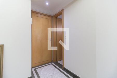 Entrada  de apartamento à venda com 3 quartos, 126m² em Bosque da Saúde, São Paulo