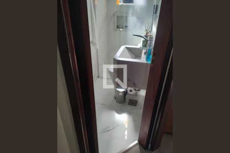 Banheiro de casa de condomínio à venda com 2 quartos, 50m² em Vila João Ramalho, Santo André