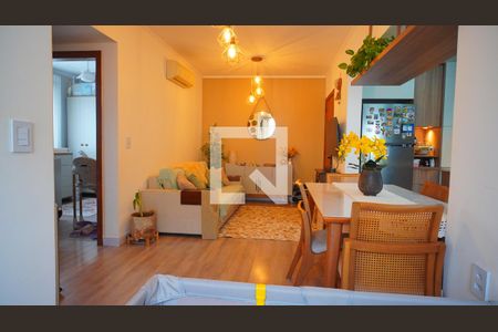 Sala  de apartamento à venda com 2 quartos, 62m² em Jardim Lindóia, Porto Alegre