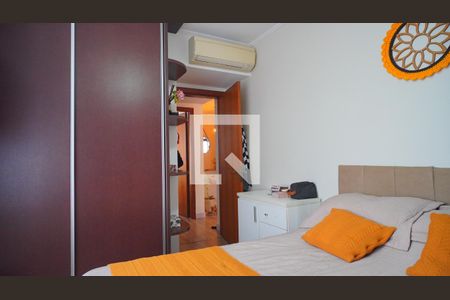 Quarto 1 de apartamento à venda com 2 quartos, 62m² em Jardim Lindóia, Porto Alegre
