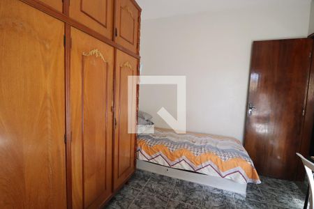 Quarto 2 de apartamento para alugar com 3 quartos, 75m² em Saraiva, Uberlândia