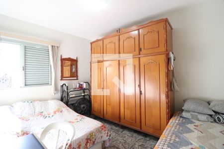 Quarto 2 de apartamento para alugar com 3 quartos, 75m² em Saraiva, Uberlândia