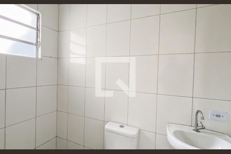 Banheiro  de casa para alugar com 1 quarto, 40m² em Parque Boturussu, São Paulo