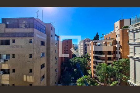 Vista da Sala e Cozinha de apartamento à venda com 1 quarto, 80m² em Jardim Paulista, São Paulo