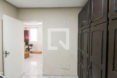 Quarto 2 de casa à venda com 3 quartos, 180m² em Guajuviras, Canoas