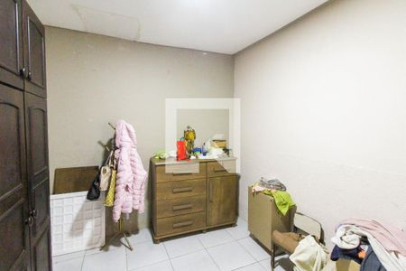Quarto 2 de casa à venda com 3 quartos, 180m² em Guajuviras, Canoas