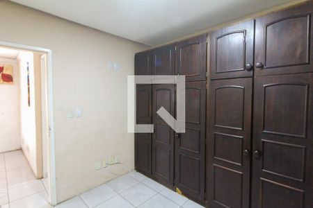 Quarto 2 de casa à venda com 3 quartos, 180m² em Guajuviras, Canoas