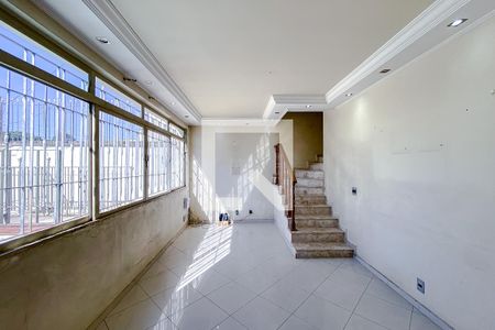 Sala de casa à venda com 3 quartos, 220m² em Vila Invernada, São Paulo