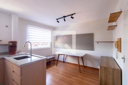 Sala/Cozinha de kitnet/studio para alugar com 1 quarto, 23m² em Novo Mundo, Curitiba