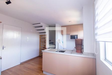 Sala/Cozinha de kitnet/studio para alugar com 1 quarto, 23m² em Novo Mundo, Curitiba