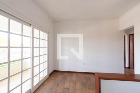 Casa para alugar com 4 quartos, 281m² em Fátima, Canoas