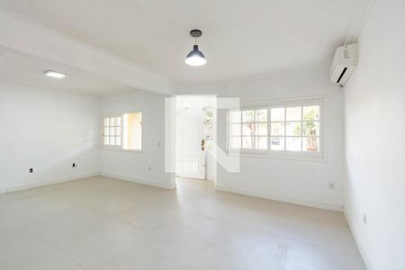 Casa para alugar com 4 quartos, 281m² em Fátima, Canoas
