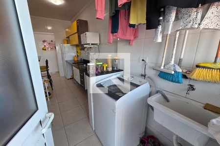 Área de Serviço de apartamento para alugar com 2 quartos, 67m² em Guilhermina, Praia Grande