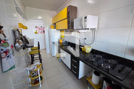 Cozinha de apartamento para alugar com 2 quartos, 67m² em Guilhermina, Praia Grande