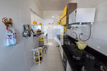 Cozinha de apartamento para alugar com 2 quartos, 67m² em Guilhermina, Praia Grande