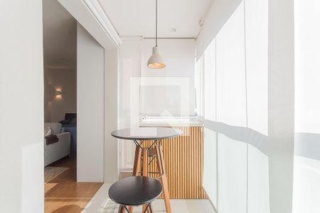 Varanda de kitnet/studio para alugar com 1 quarto, 33m² em Pinheiros, São Paulo