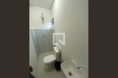 Banheiro de casa para alugar com 2 quartos, 130m² em Chácara do Remanso, Cotia
