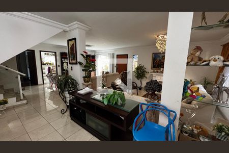 Sala de casa à venda com 4 quartos, 580m² em Vila Homero Thon, Santo André