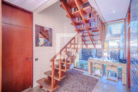 Escada de casa à venda com 4 quartos, 350m² em Cidade São Francisco, São Paulo