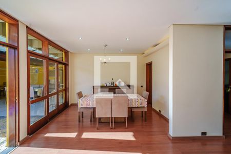 Sala de casa à venda com 4 quartos, 350m² em Cidade São Francisco, São Paulo