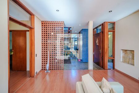 Sala de casa à venda com 4 quartos, 350m² em Cidade São Francisco, São Paulo